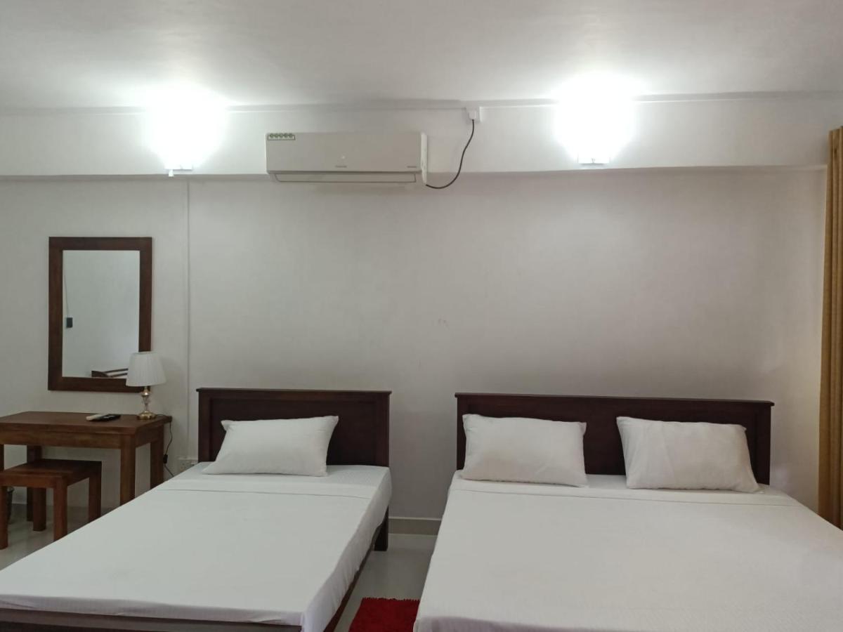 Spice Village Hotel & Restaurant 哈伯勒内 外观 照片