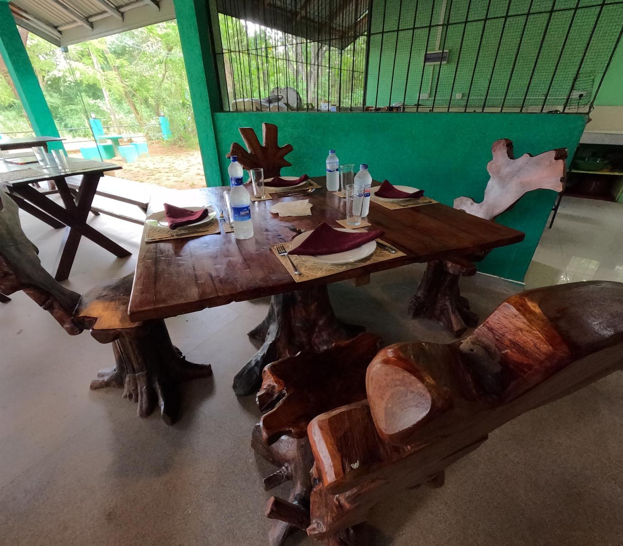 Spice Village Hotel & Restaurant 哈伯勒内 外观 照片