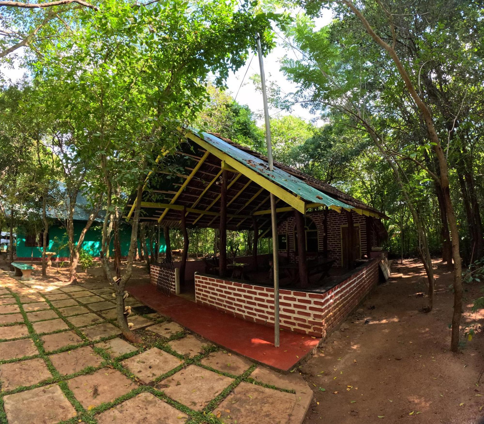Spice Village Hotel & Restaurant 哈伯勒内 外观 照片