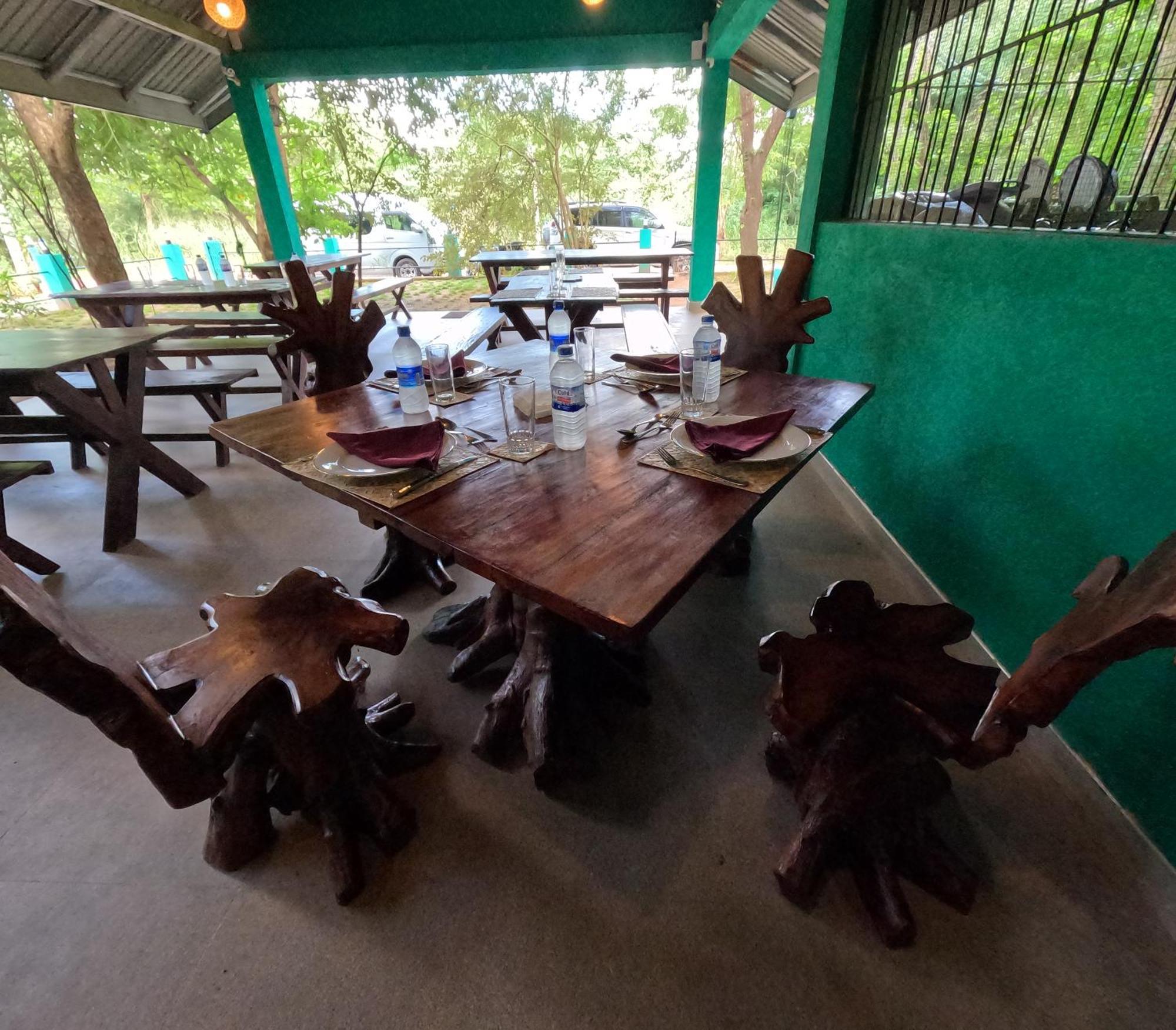 Spice Village Hotel & Restaurant 哈伯勒内 外观 照片