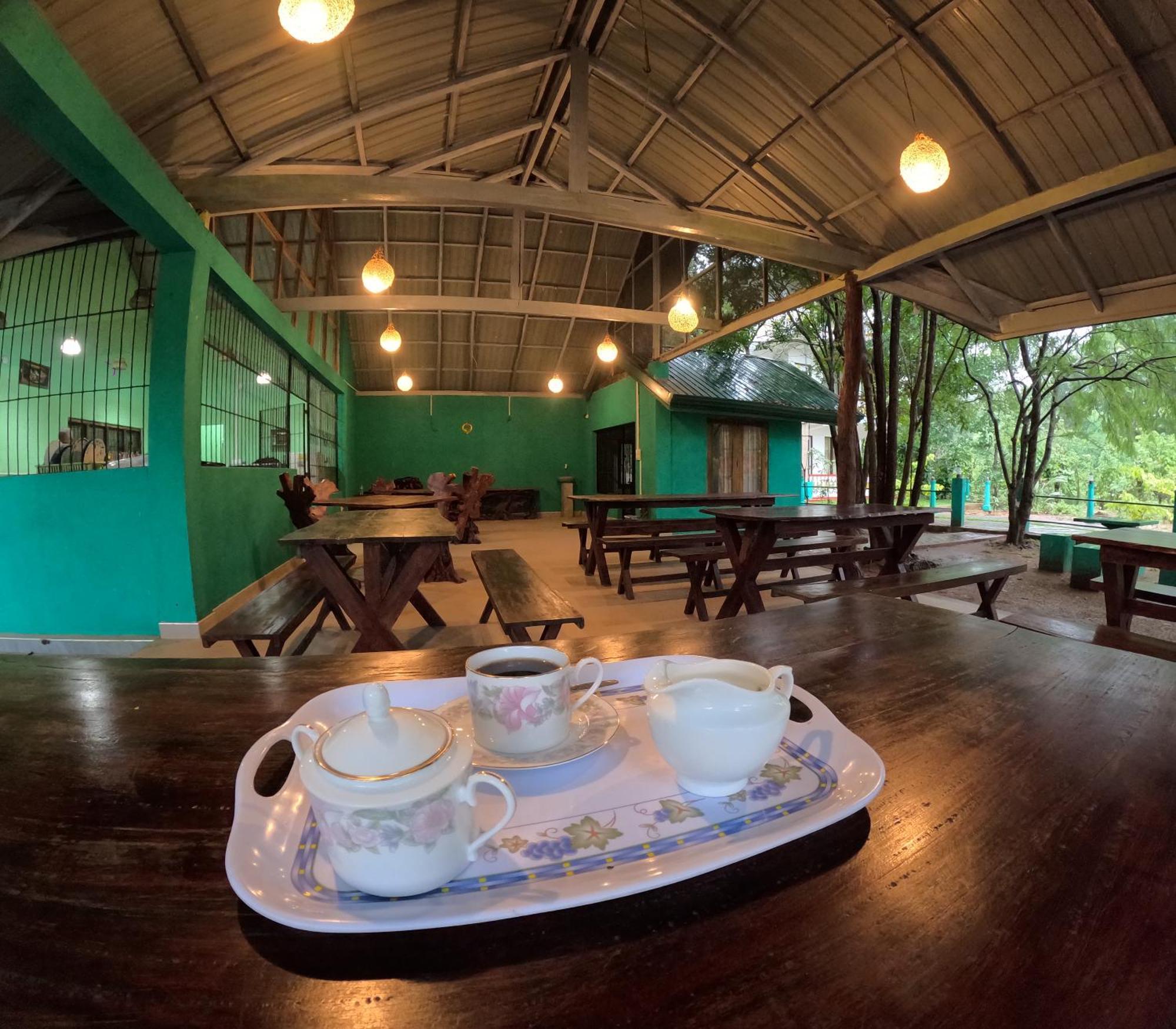 Spice Village Hotel & Restaurant 哈伯勒内 外观 照片