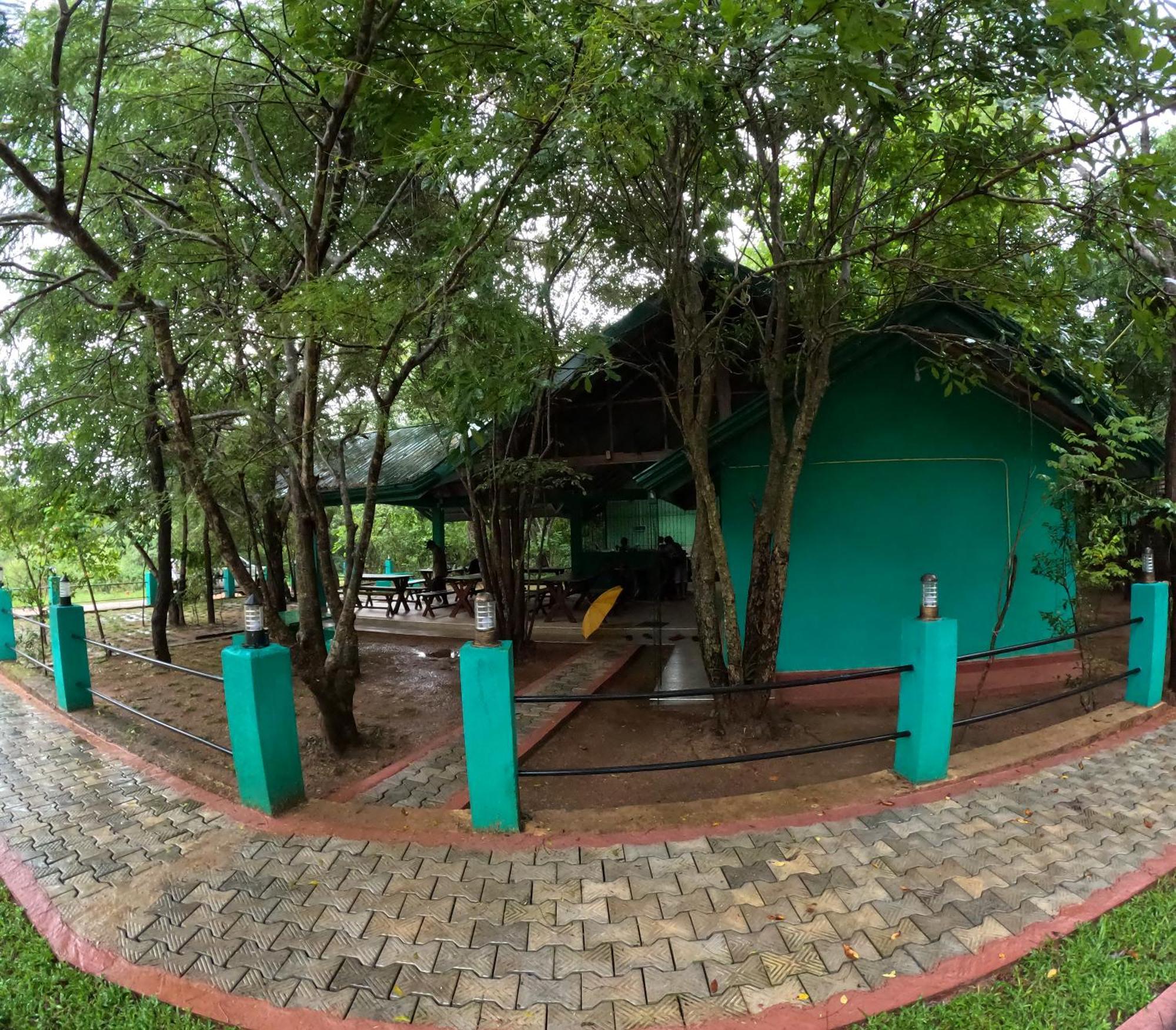 Spice Village Hotel & Restaurant 哈伯勒内 外观 照片