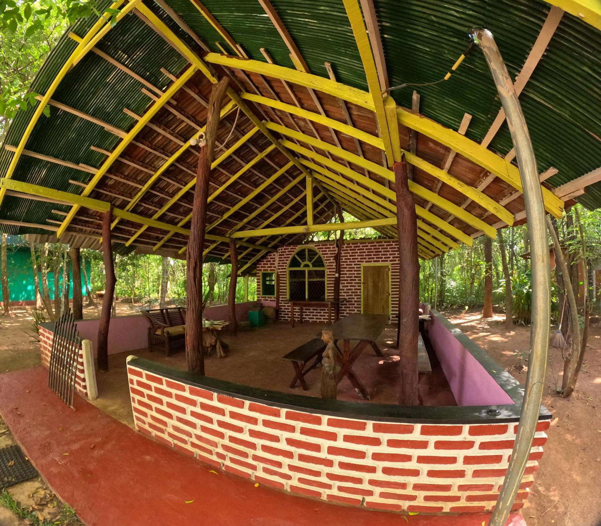 Spice Village Hotel & Restaurant 哈伯勒内 外观 照片