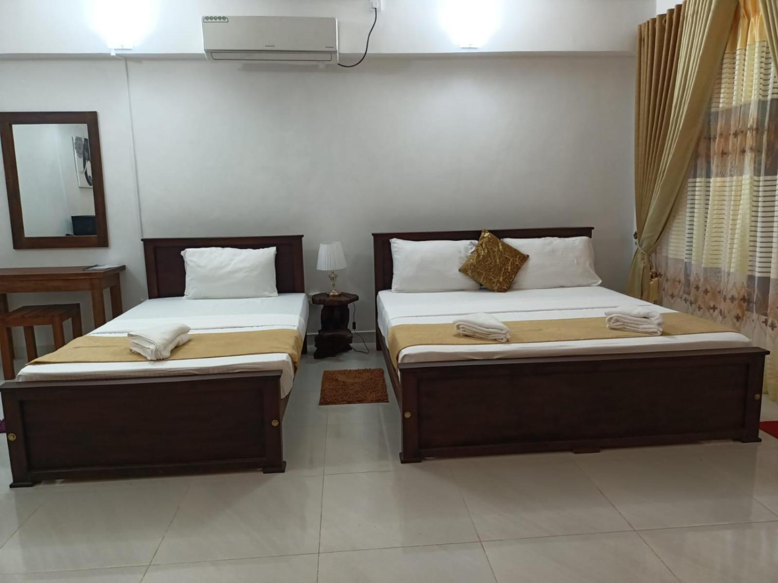 Spice Village Hotel & Restaurant 哈伯勒内 外观 照片